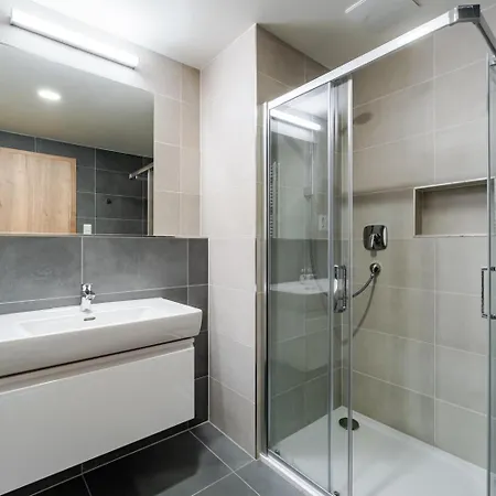 Blueground 7 Furnished Close To Offices Prg-12 Prague