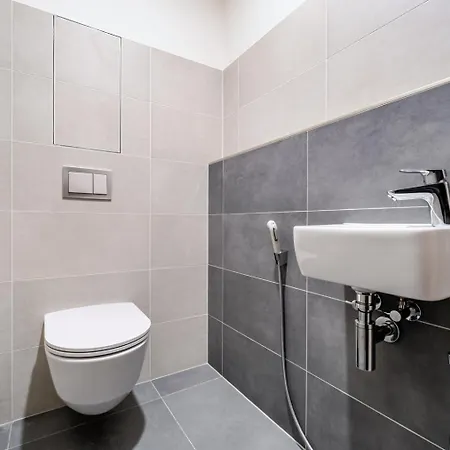 Blueground 7 Furnished Close To Offices Prg-12 Apartment *